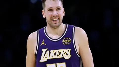 《體育時報》曝萊萬拒高薪轉會，繼續留守巴薩征戰下賽季